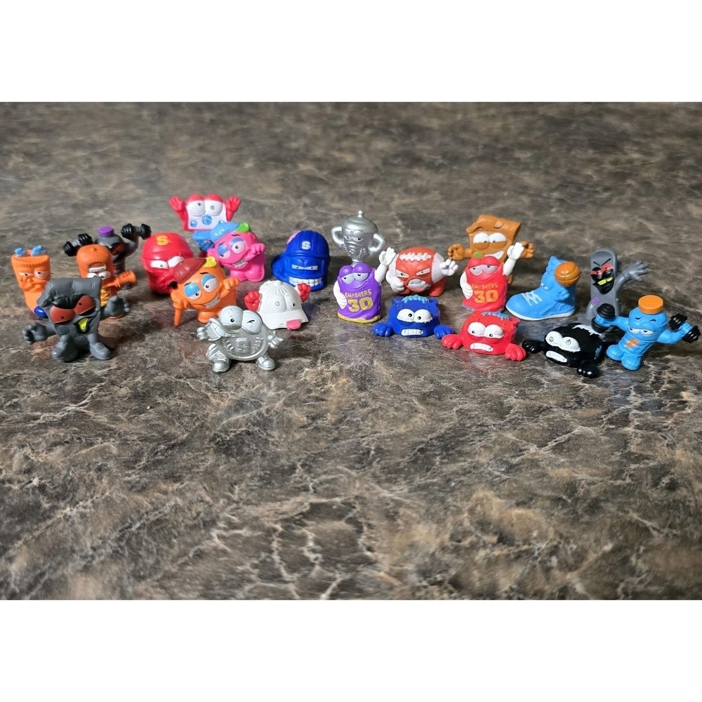 ZURU Smashers Lot 22 Mini Figures Sports Series Collectible Characters Mixed